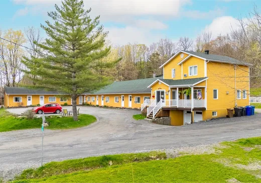 Commercial Property for Sale - 1215 Ch. de la Montagne, Magog, J1X 6X9