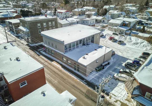 Propriété commerciale à vendre - 1115-1119 Rue du Marché, Acton Vale, J0H 1A0