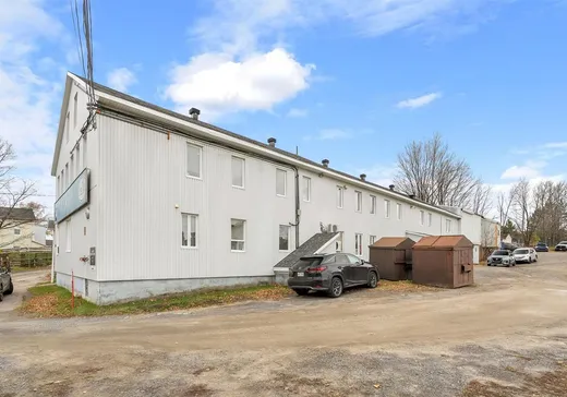Propriété commerciale à vendre - 1737Z Rue William-Marsh, Saint-Emile, G3E1K9
