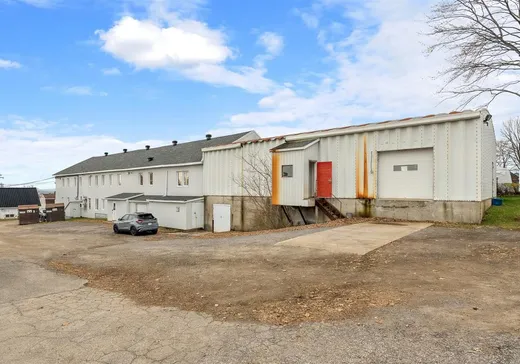 Propriété commerciale à vendre - 1737Z Rue William-Marsh, Saint-Emile, G3E 1K9