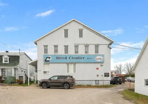 Propriété commerciale à vendre - 1737Z Rue William-Marsh, Saint-Emile, G3E 1K9