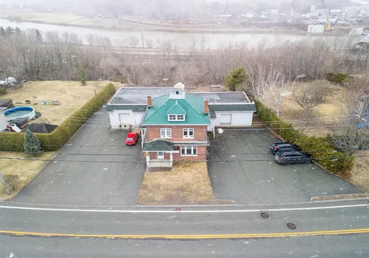 Commercial Property for Sale - 458 Rue Principale, Vallée-Jonction, G0S 3J0