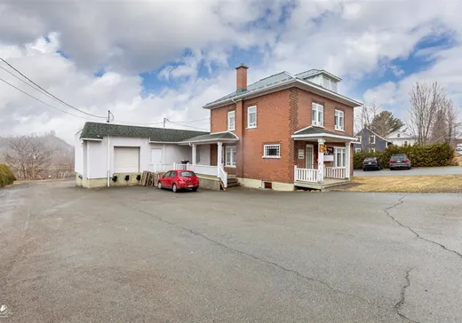 Commercial Property for Sale - 458 Rue Principale, Vallée-Jonction, G0S 3J0