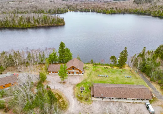 Commercial Property for Sale - 19 Ch. de la Presqu'île, Lac-Saguay, J0W 1L0