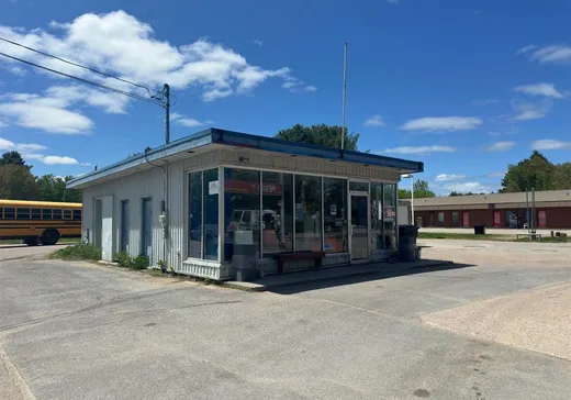 Commercial Property for Sale - 265 Rue Principale, Mansfield-et-Pontefract, J0X 1R0