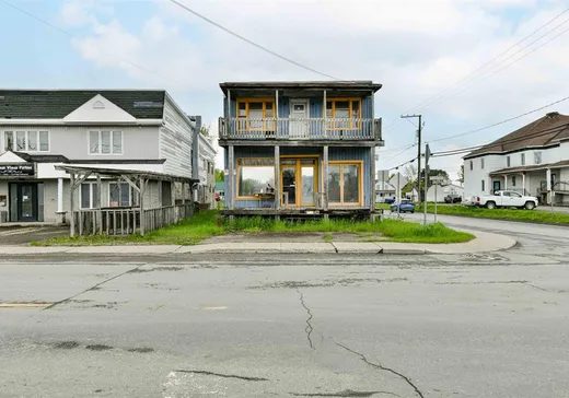 Propriété commerciale à vendre - 694-702 Rue St-Jean, Wotton, J0A 1N0
