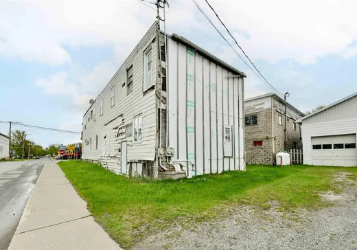 Propriété commerciale à vendre - 694-702 Rue St-Jean, Wotton, J0A 1N0