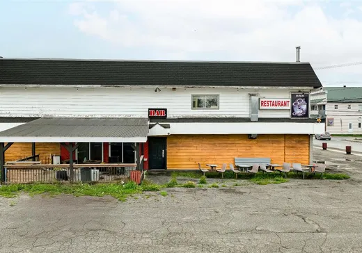 Propriété commerciale à vendre - 706-710 Rue St-Jean, Wotton, J0A 1N0