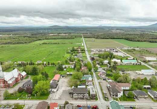 Propriété commerciale à vendre - 706-710 Rue St-Jean, Wotton, J0A 1N0