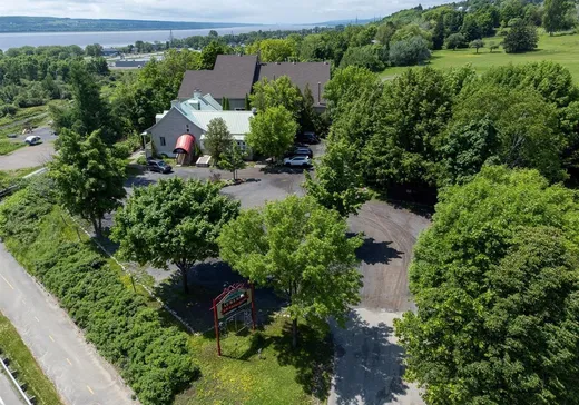 Propriété commerciale à vendre - 10947 Boul. Ste-Anne, Beaupré, G0A 1E0