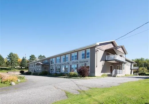 Propriété commerciale à vendre - 1460 Rue Principale, Asbestos, J0A 1K0