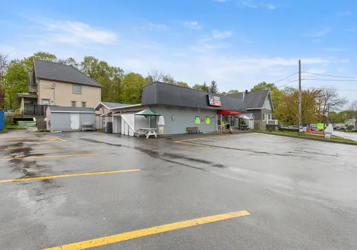 Propriété commerciale à vendre - 1410 Av. de l'Amiral, Val-Belair, G3K 1G2