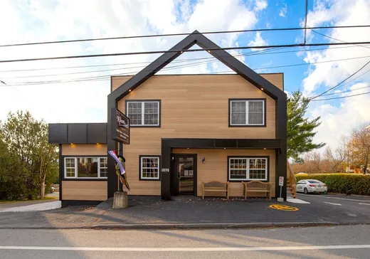 Propriété commerciale à vendre - 592-592A Route 220, Magog, J0E 1H0