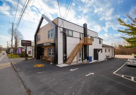 Propriété commerciale à vendre - 592-592A Route 220, Magog, J0E 1H0