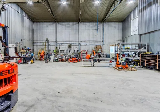 Propriété commerciale à vendre - 4 Rue du Parc, Warwick, J0A 1M0