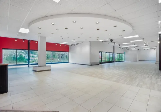 Propriété commerciale à vendre - 200 Boul. Arthur-Sauvé, Saint-Eustache, J7R 2H9