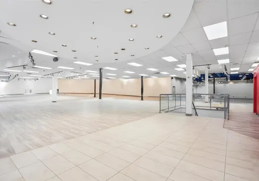 Propriété commerciale à vendre - 200 Boul. Arthur-Sauvé, Saint-Eustache, J7R 2H9