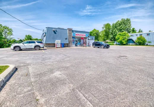 Propriété commerciale à vendre - 2132 Boul. du Curé-Labelle, Saint-Jérôme, J7Y 1T2