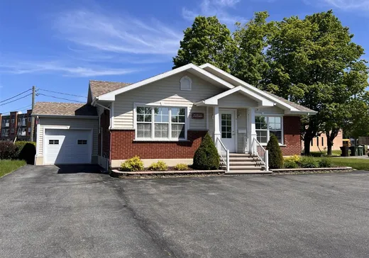 Commercial Property for Sale - 4Z Rue Chevalier, Victoriaville, G6P 6G3