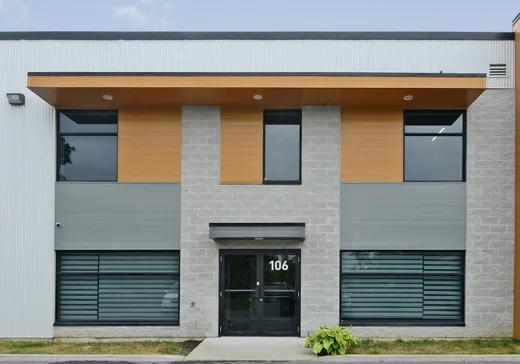 Bâtiment Industriel à vendre - 5419 Av. Pierre-Dansereau, Salaberry-de-Valleyfield, J6S 0M1