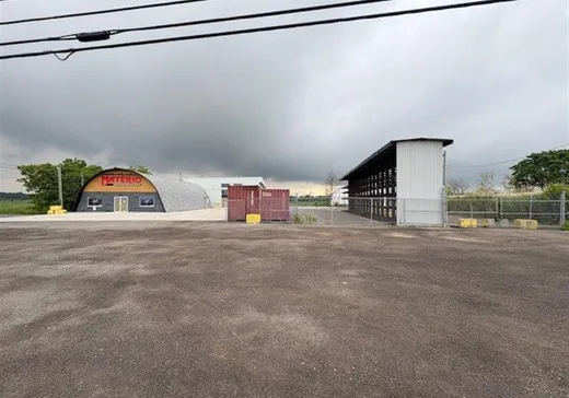 Propriété commerciale à vendre - 16683 Boul. du Curé-Labelle, St-Henri-De-Taillon, J7J 7G7