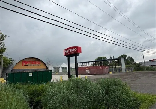 Propriété commerciale à vendre - 16683 Boul. du Curé-Labelle, St-Henri-De-Taillon, J7J 7G7