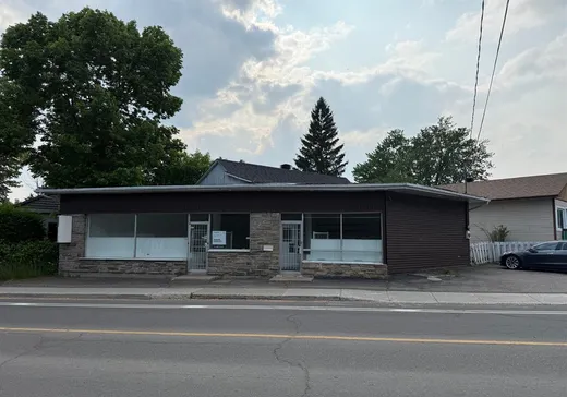 Propriété commerciale à vendre - 2875 Boul. Ste-Rose, Laval (Laval-Ouest), H7R 1T4