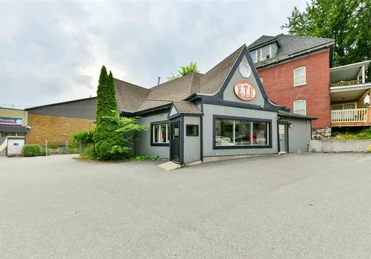 Commercial Property for Sale - 307-309 Rue Wellington S., Sherbrooke, J1H 5E2