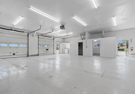 Commercial Property for Sale - 800 Rue Dollard, Buckingham, J8L 3H3
