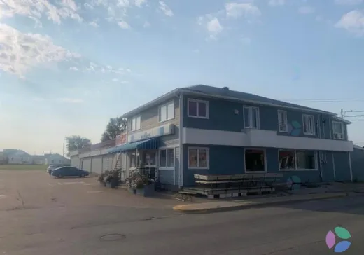 Propriété commerciale à vendre - 276-280 Rue De Quen, St-Gedeon, G0W 2P0