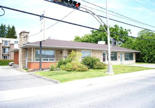 Propriété commerciale à vendre - 1655-1657 Rue Sherbrooke, Magog, J1X2T5