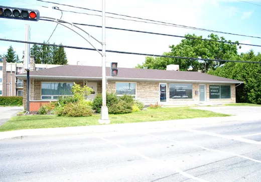 Propriété commerciale à vendre - 1655-1657 Rue Sherbrooke, Magog, J1X 2T5