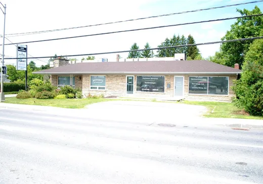 Propriété commerciale à vendre - 1655-1657 Rue Sherbrooke, Magog, J1X 2T5