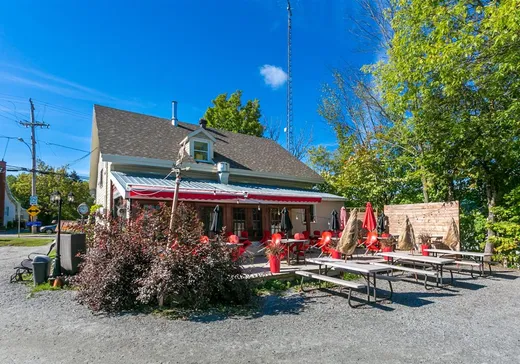 Commercial Property for Sale - 454 Rue St-Paul, St-Ubalde, G0A 4L0