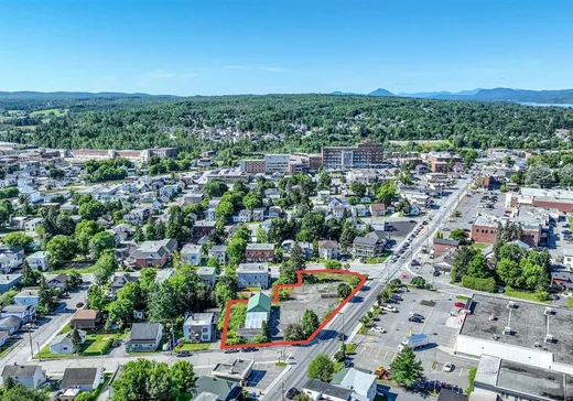Propriété commerciale à vendre - 426 Rue Sherbrooke, Magog, J1X 2S3