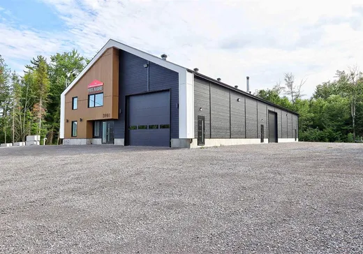 Bâtiment Industriel à vendre - 3981 Rue du Parc-Industriel, Cap-De-La-Madeleine, G0X 3J0