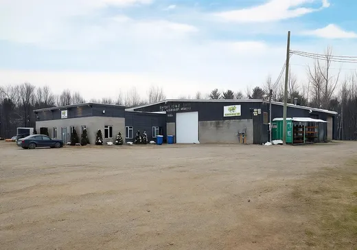 Bâtiment Industriel à vendre - 2309 Boul. du Curé-Labelle, Saint-Jérôme, J7Y5E9