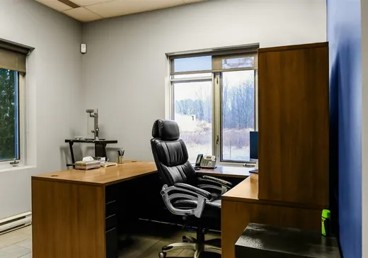 Bâtiment Industriel à vendre - 2309 Boul. du Curé-Labelle, Saint-Jérôme, J7Y 5E9