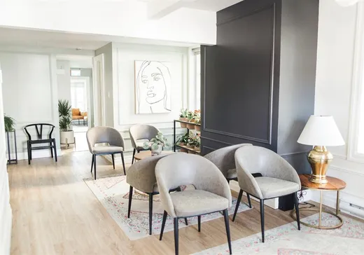 Propriété commerciale à vendre - 216 Boul. Lévesque E., Laval (Auteuil), H7G 1C6