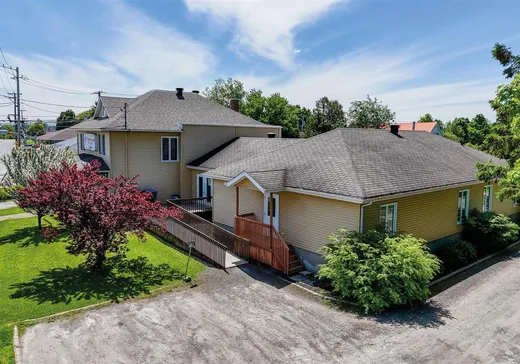 Propriété commerciale à vendre - 1137 Rue Bellevue, St-Lambert-De-Lauzon, G0S 2W0