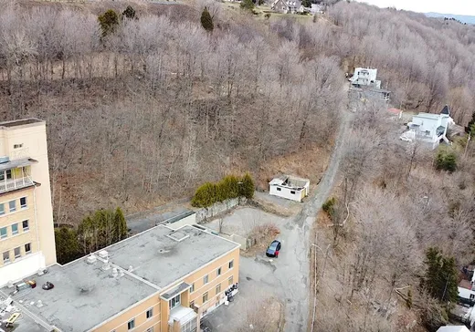 Propriété commerciale à vendre - 10075 Av. Royale, Beaupré, G0A 1E0
