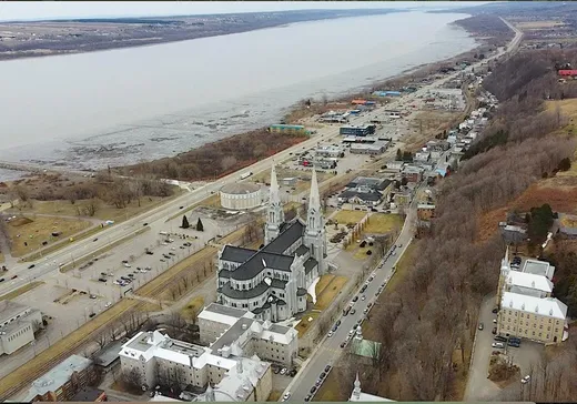 Propriété commerciale à vendre - 10075 Av. Royale, Beaupré, G0A 1E0