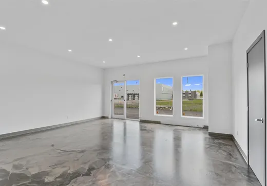 Propriété commerciale à vendre - 51 Rue des Métiers, App. 7, Lavaltrie, J5T 0K7
