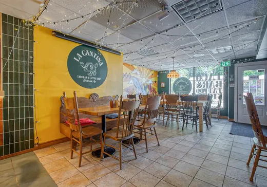 Propriété commerciale à vendre - 77 Rue Principale, Bedford, J0J 1A0