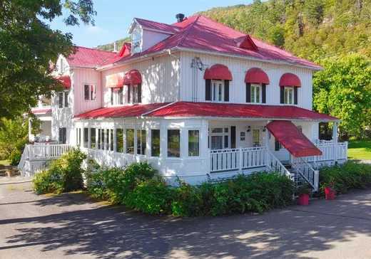 Propriété commerciale à vendre - 8 Rue Racine, Petite-Riviere-St-François, G0A2L0