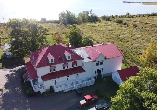 Propriété commerciale à vendre - 8 Rue Racine, Petite-Riviere-St-François, G0A 2L0