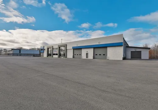 Bâtiment Industriel à vendre - 630 Boul. Roland-Godard, Saint-Jérôme, J7Y 4C5