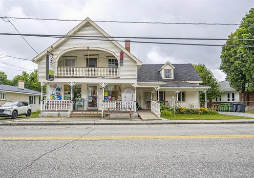 Propriété commerciale à vendre - 108 Rue Desrivières, Sainte-camille, J0A1G0
