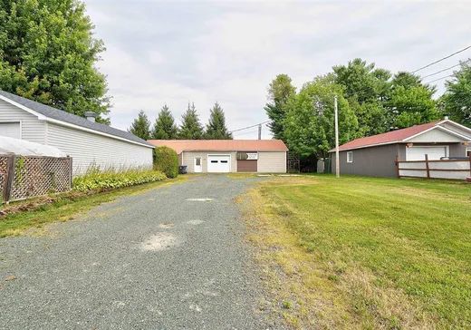 Propriété commerciale à vendre - 200 Rue Marquis, Saint-Célestin, J0C 1G0