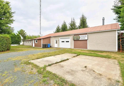Propriété commerciale à vendre - 200 Rue Marquis, Saint-Célestin, J0C 1G0